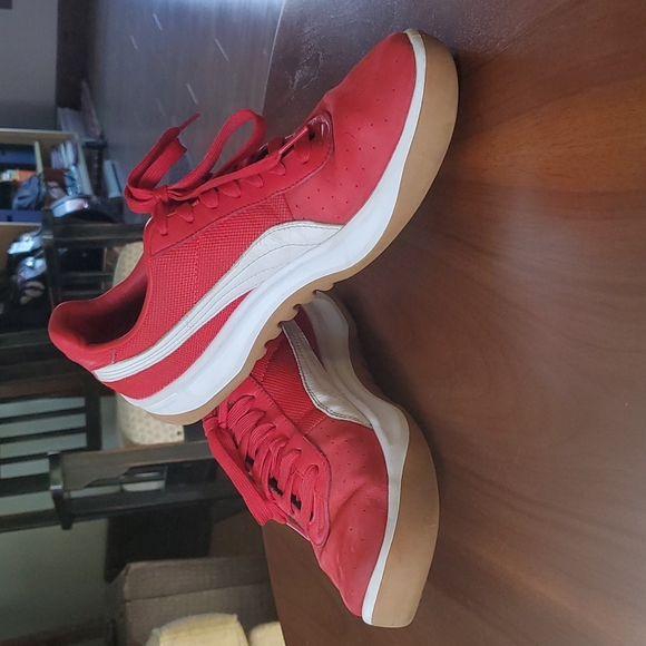 Red Puma California sneakers gum sole size 11 mens - Picture 3 of 10